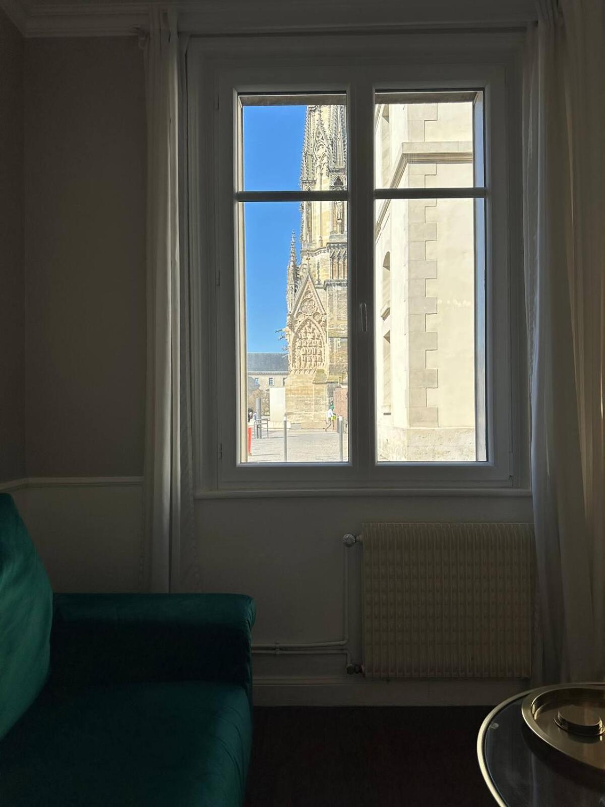 Le Petillant - Cathedrale Reims Eksteriør billede